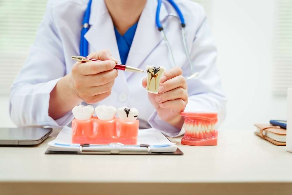 Front tooth denture