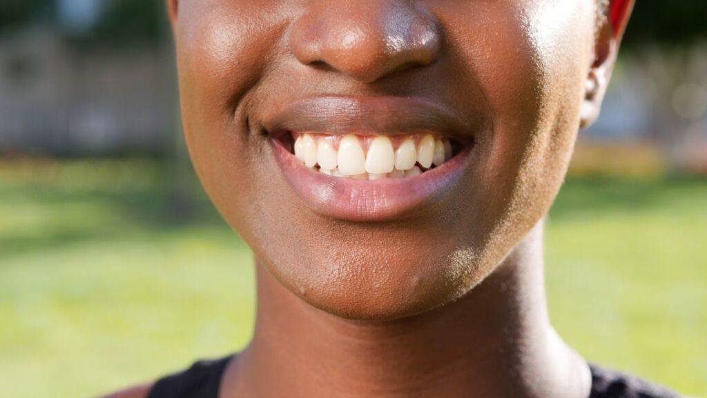 Patient with tooth pain that may need emergency root canal treatment